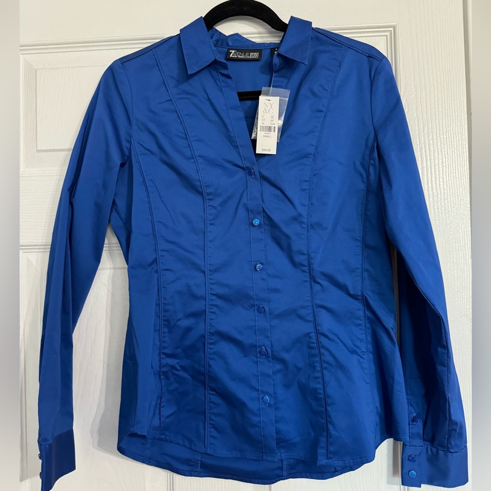 New York and Company fitted button-down shirt. Brand new with tags. Size S